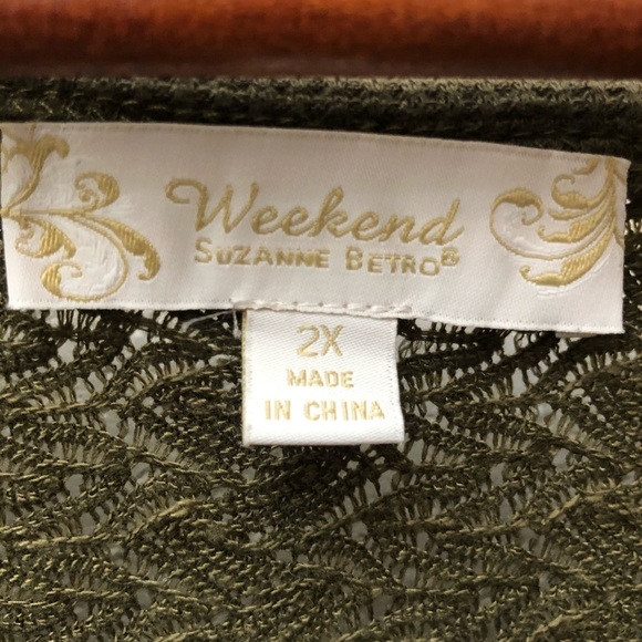 Weekend by Suzanne Betro lace back tunic top - Picture 3 of 5